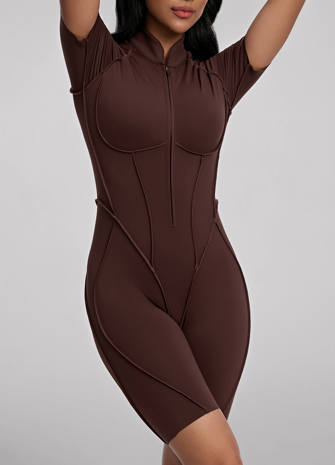 Macacão Skin Fit Curto Costas Fechadas - Chocolate