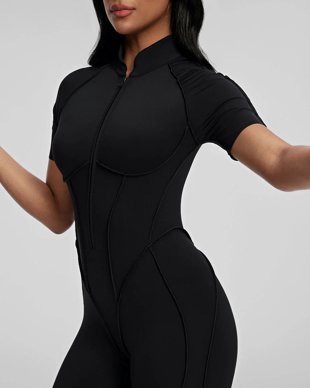 Macacão Skin Fit Curto Costas Fechadas - Preto