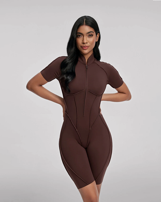 Macacão Skin Fit Curto Costas Fechadas - Chocolate